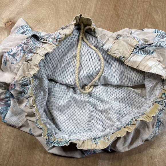 Tommy Bahama Beach Hula Dancers Shorts Floral Print Size Large - Picture 4 of 6